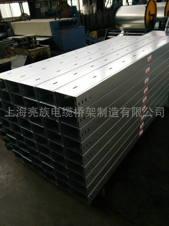 轻型高强度桥架的负载荷是什么？